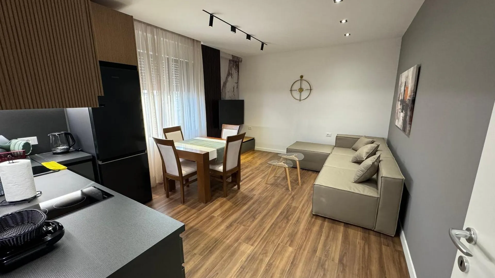 Old Bazaar Apt 24 Tirana 0*,