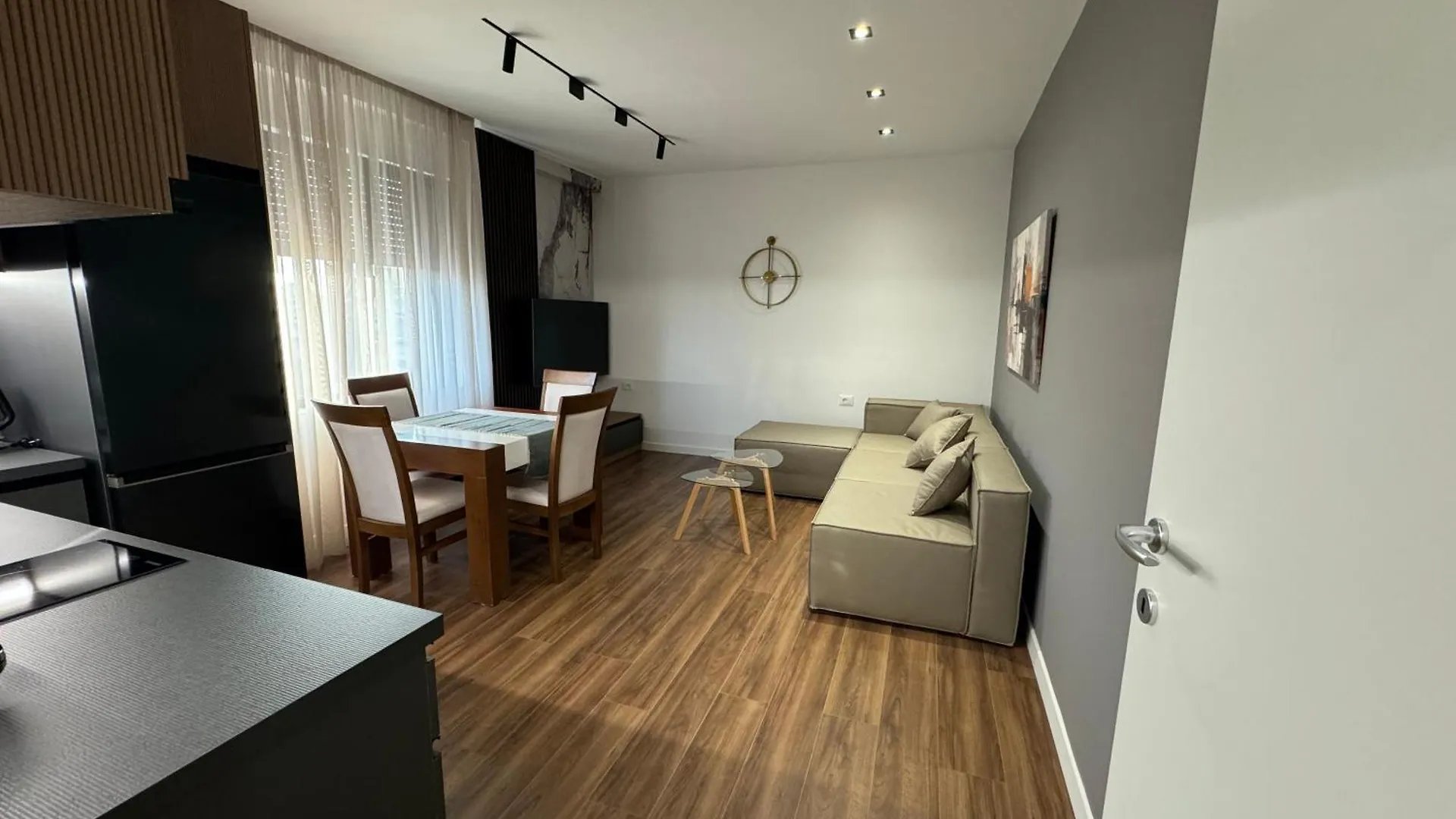 Old Bazaar Apt 24 Tirana